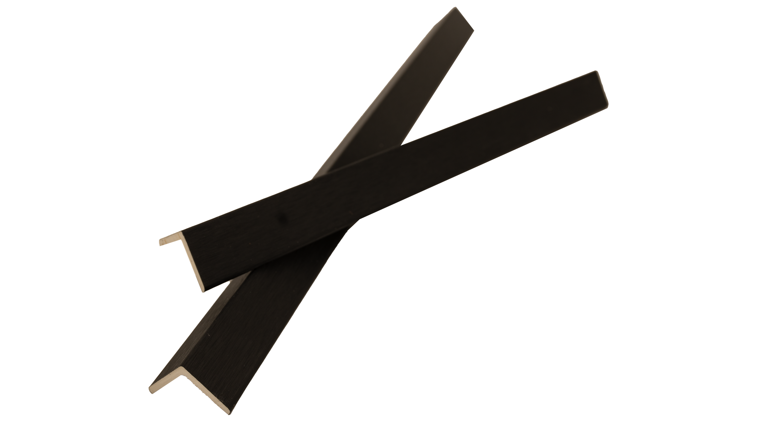 ESQUINERO PARA LAMBRIN NEGRO A03 LAMINADO 2.9 M X 2 CM PZA